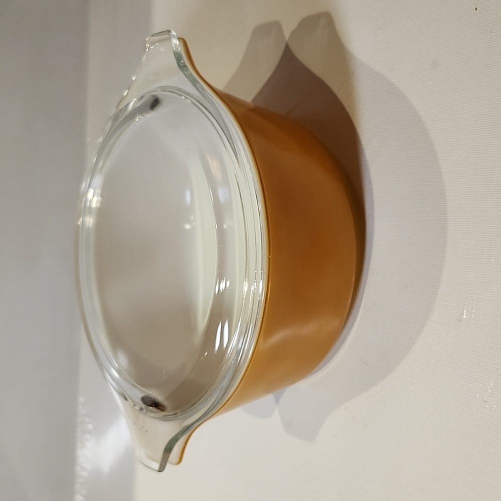 Vintage Pyrex primary yellow color 472 1.5pt Casserole dish with lid